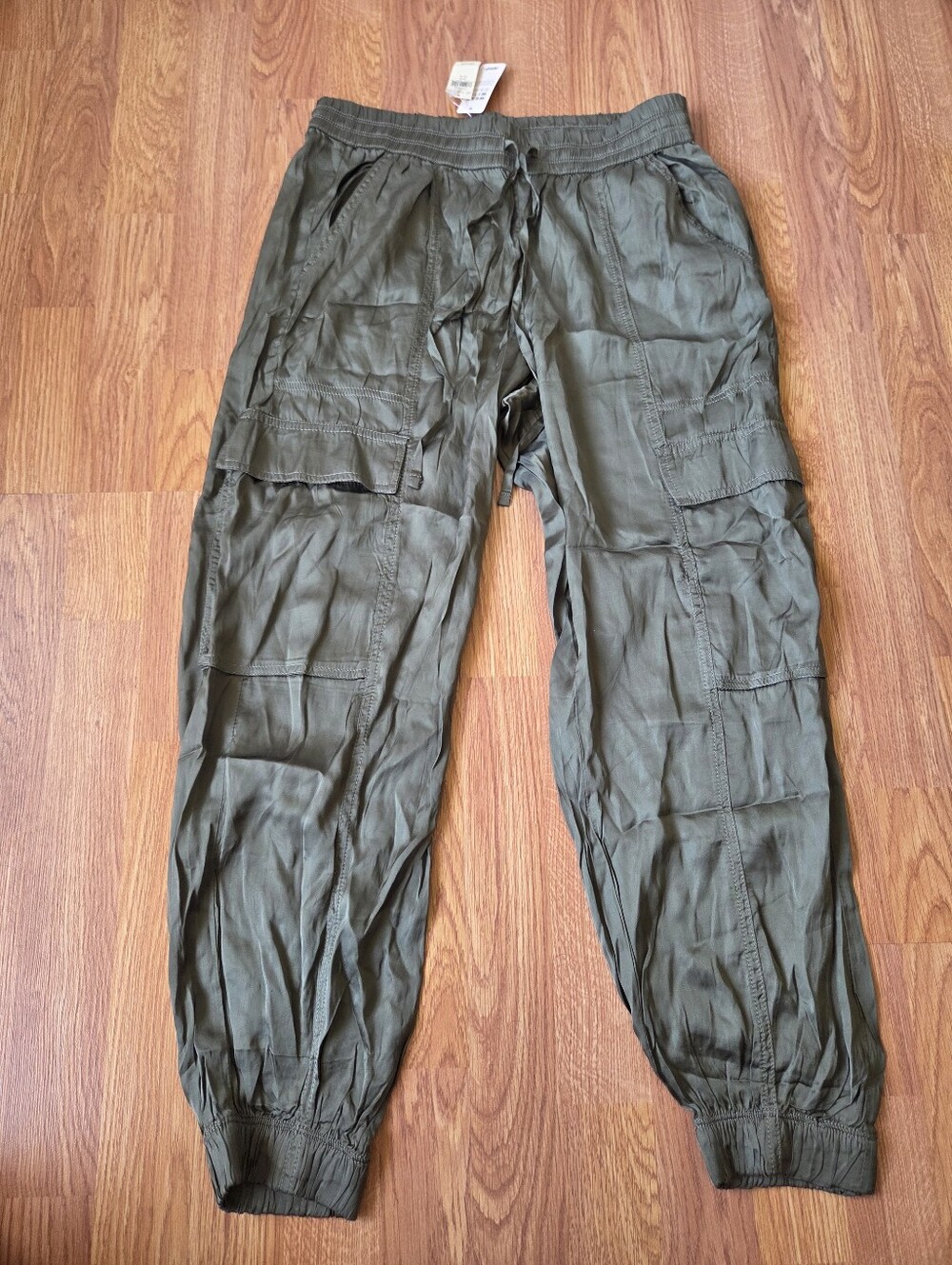 Aerie Women's Flowy Cargo Joggers Sz M Olive Green Khaki Drawstring NWT